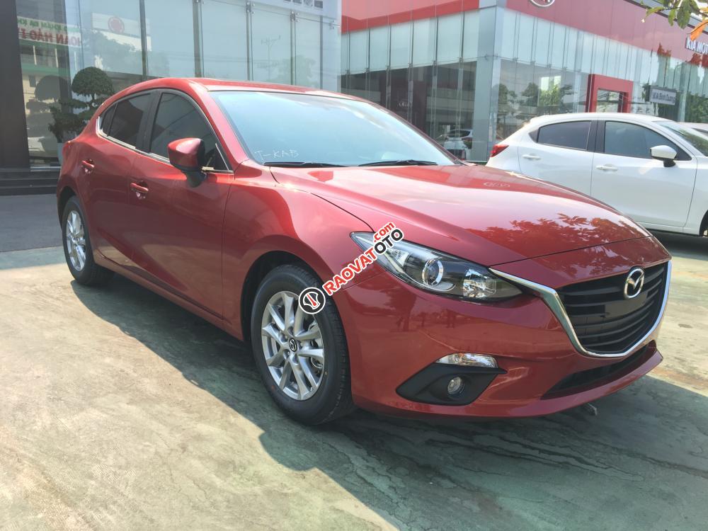 Cần bán xe Mazda 3 1.5L Hatchback 2017, hỗ trợ trả góp 80% cùng nhiều quà tặng-1