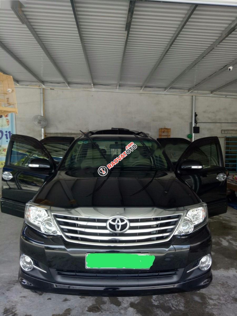 Bán Toyota Fortuner đời 2015, màu đen, 820tr-0