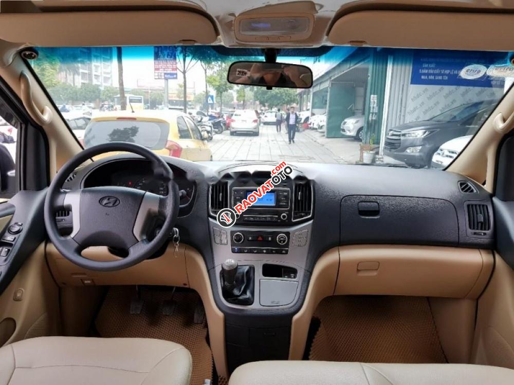 Cần bán xe Hyundai Starex 2.5MT đời 2016, màu bạc, xe nhập, giá tốt-5