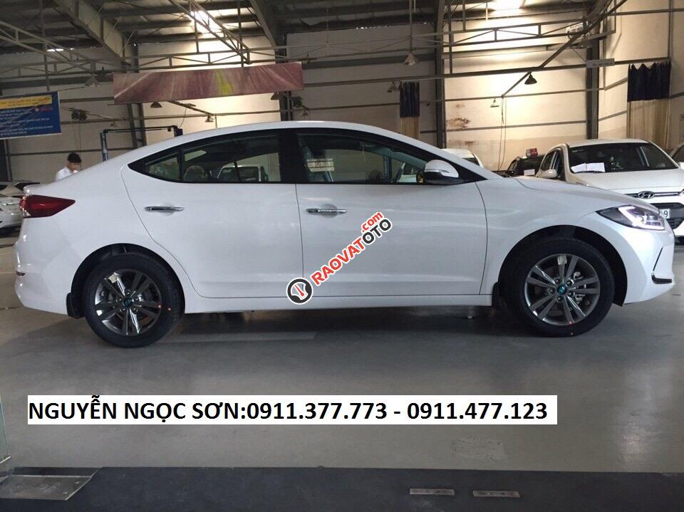 "Mừng xuân 2018" giảm sốc Hyundai Elantra Đà Nẵng, hỗ trợ vay 90%, LH Ngọc Sơn: 0911.377.773-0