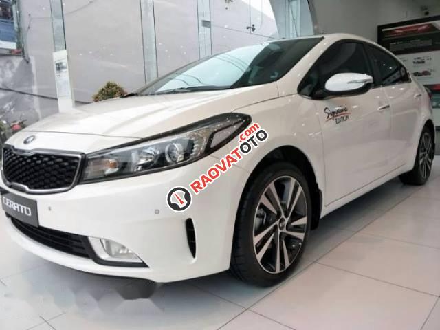 Bán xe Kia Cerato đời 2017, màu trắng, giá tốt-0