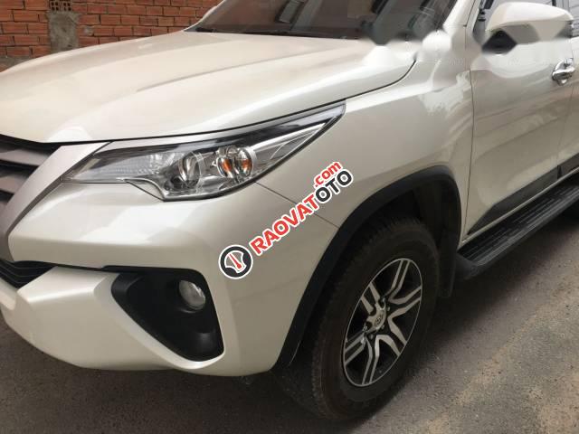 Cần bán Toyota Fortuner MT đời 2017, màu trắng-3