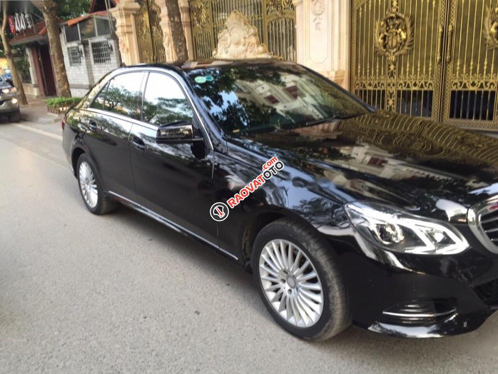 Bán Mercedes E200 sản xuất 2015, màu đen-1