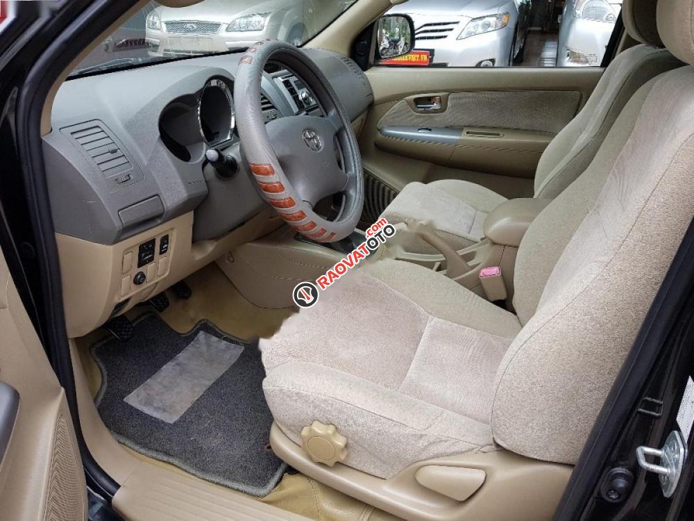 Cần bán gấp Toyota Fortuner 2.5G MT đời 2011, màu đen-3