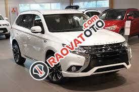 Bán Mitsubishi Outlander 2017 tại Quảng Trị, xe nhập Nhật, giao xe ngay, đủ màu - Liên hệ: 094 667 0103-0