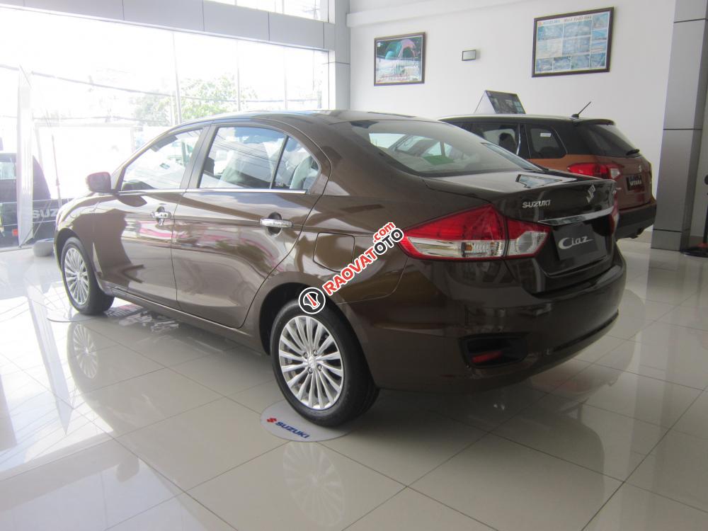 Cần bán Suzuki Ciaz model 2017, giảm giá đến 92tr, chỉ cần 120tr giao xe ngay-6