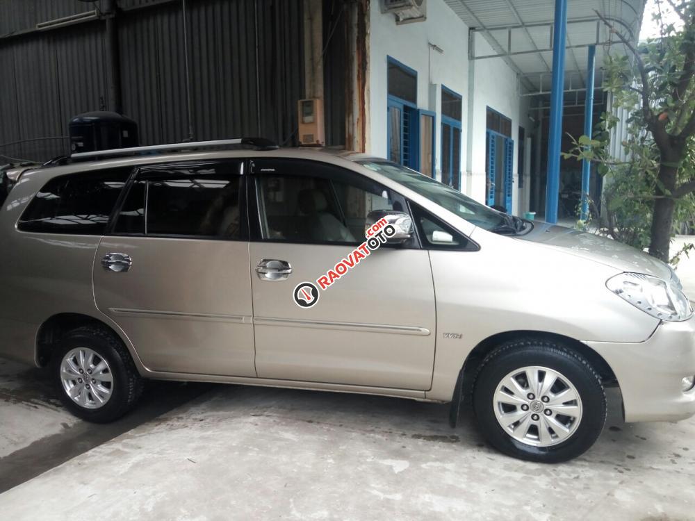 Bán Toyota Innova V 2.0AT, 2011, biển SG, xe gia đình đi kỹ, có NH hỗ trợ góp 60%-1