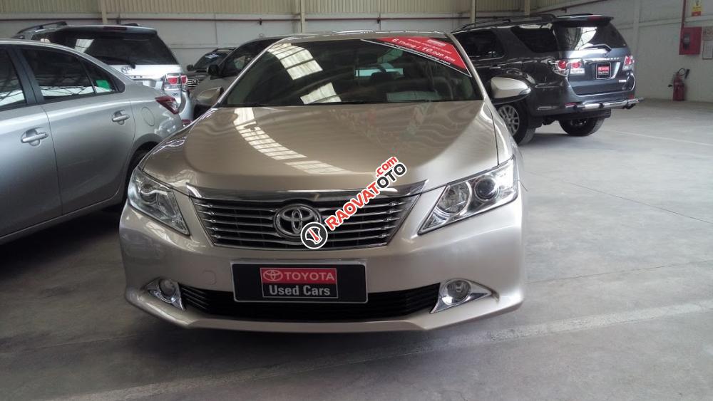 Bán xe Toyota Camry 2.0 E sản xuất 2012, màu kem (be)-0