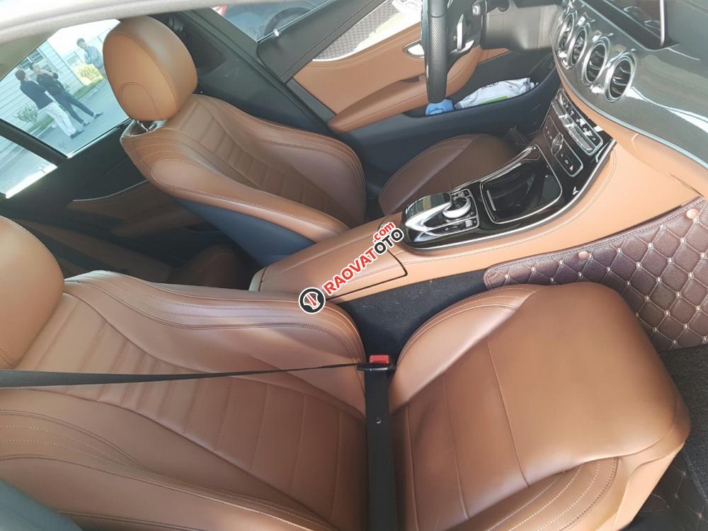 Mercedes E300 AMG mới 99.99%, màu đen, nội thất da bò, sản xuất 2017-8