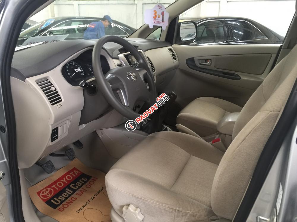 Bán Toyota Innova 2.0E đời 2014, màu bạc, hỗ trợ vay 70%-1