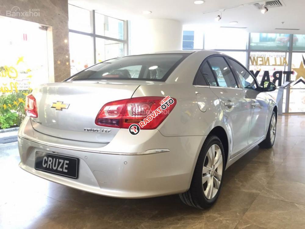 Chevrolet Cruze 1.8 LTZ màu bạc, chỉ từ 150 triệu (vay 90% không thế chấp nhà đất) Nhung 0907148849-6