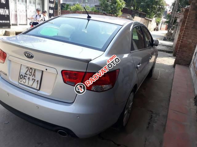 Bán Kia Forte đời 2010, màu bạc số sàn-1