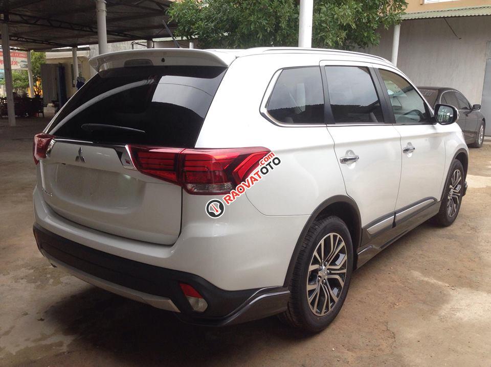 Bán Mitsubishi Outlander All New 2017, xe nhập Nhật, giao xe ngay, đủ màu, liên hệ: 094 667 0103-4