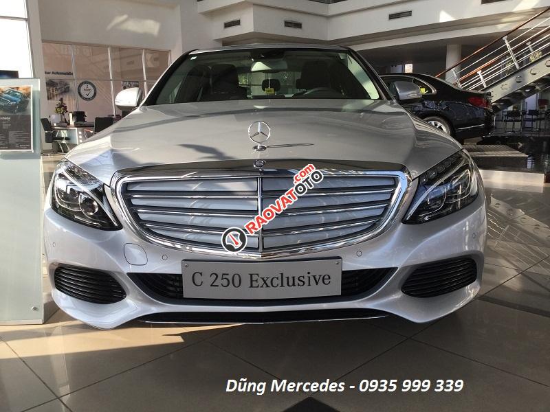 Mercedes C250 màu trắng tinh khôi giao xe ngay-4