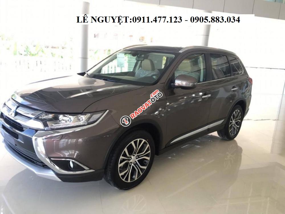 Bán Mitsubishi Outlander mới đời 2017, màu nâu, xe nhập, bảo hành chính hãng, giá sốc nhất-1