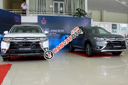 Mitsubishi Outlander mới sản xuất 2017, màu xám (ghi), nhập khẩu, ưu đãi sốc nhất tại Đà Nẵng-1