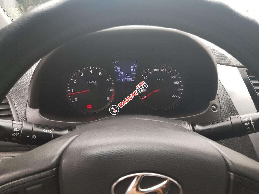 Cần bán xe Hyundai Accent MT đời 2011, màu bạc, nhập khẩu nguyên chiếc đẹp như mới-5