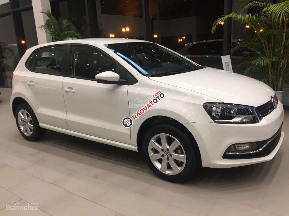 Bán Volkswagen Polo Hatchback 2017, màu trắng, xe nhập, Ms. Phượng: 097.8877.754 Giá tốt nhất-2