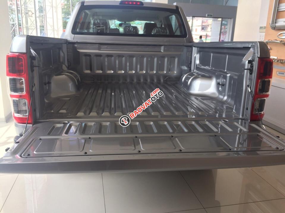 Cần bán xe Ford Ranger XLS MT màu bạc, nhập khẩu, giá không tưởng-6