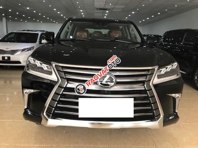 Bán Lexus LX 570 màu đen SX 2016, ĐK 2016 tư nhân. Xe đi được mấy ngàn km, còn mới cứng, phí sang tên 2%-0