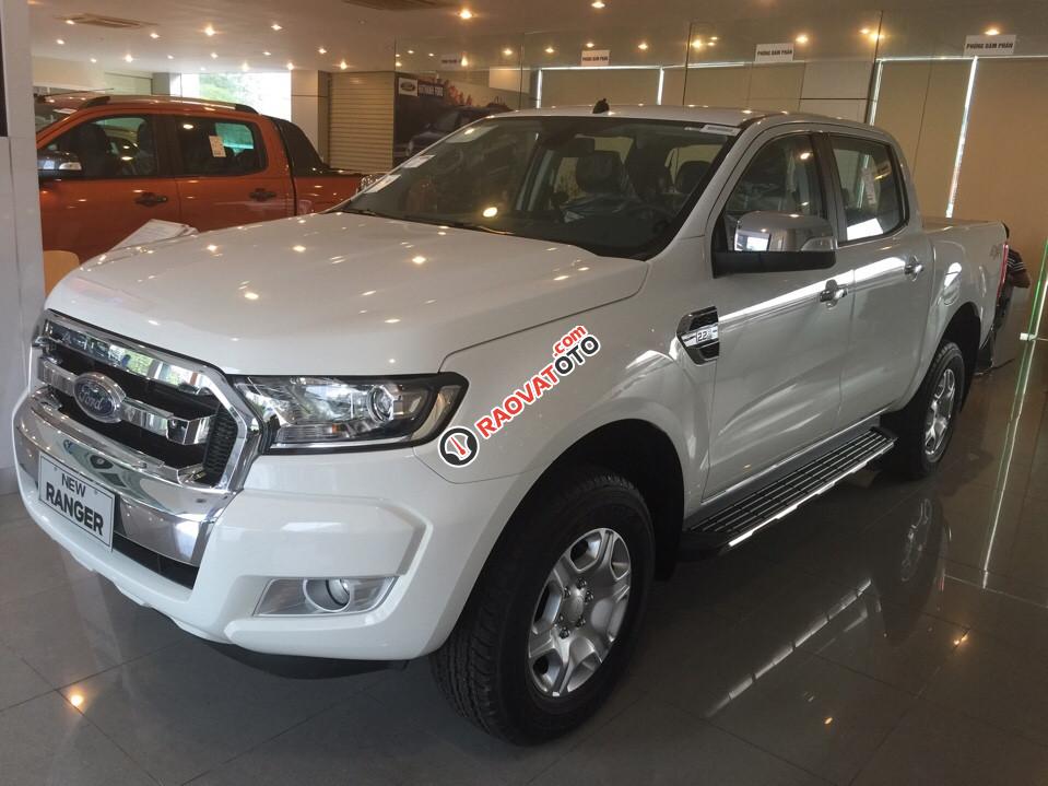 Bán xe Ford Ranger 2.2L XLS AT đời 2017 tặng phụ kiện cao cấp, gói quà trị giá 10 triệu, hỗ trợ vay ngân hàng 80%-0