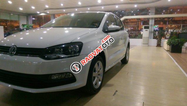 Bán Volkswagen Polo Hacthback 1.6L GP đời 2016, nhập khẩu, màu trắng. LH Hương 0902.608.293-6