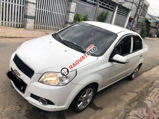 Bán xe Chevrolet Aveo LT 1.5 đời 2015, màu trắng số sàn, giá chỉ 329 triệu-2