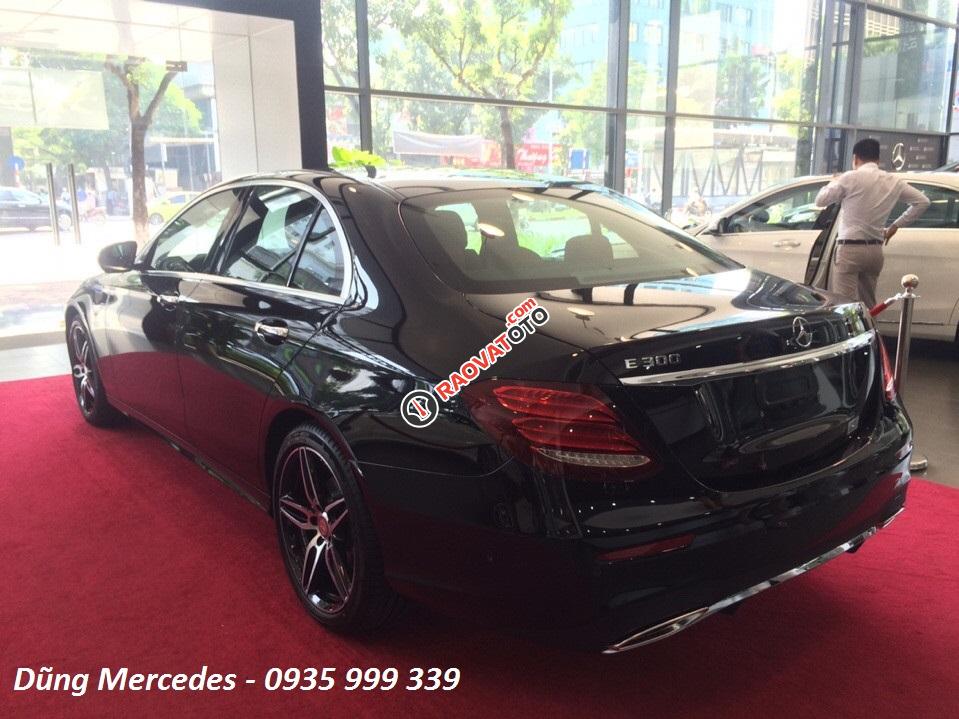 Mercedes-Benz E300 model 2017 giao xe ngay-4