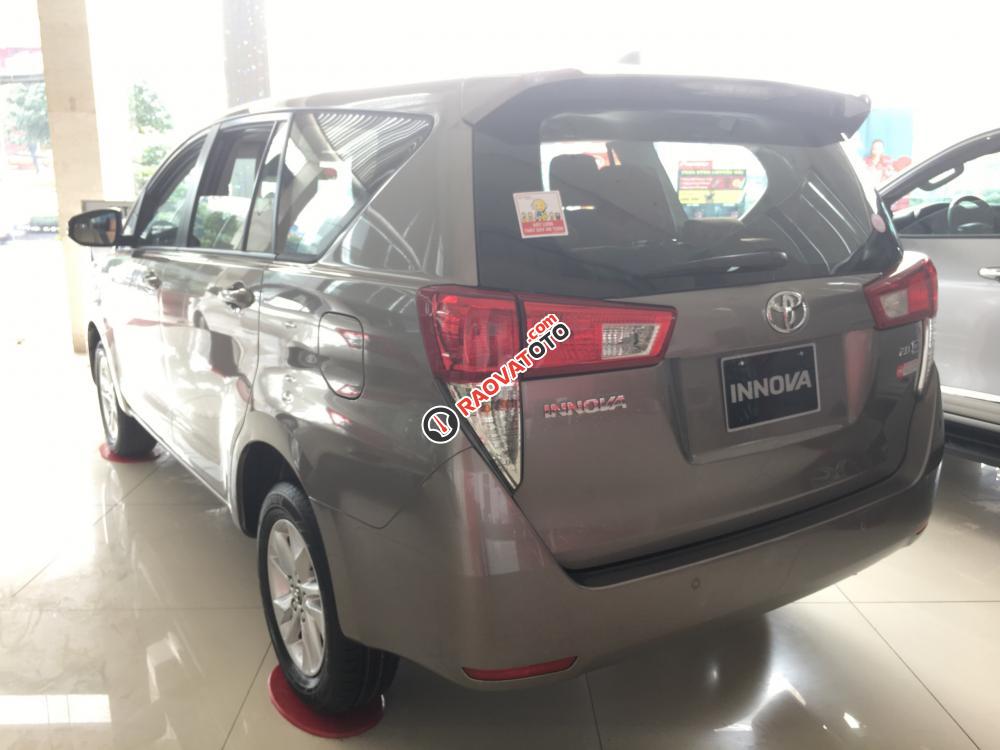 Bán Toyota Innova 2.0E 2018, khuyến mãi 70 triệu, trả trước 170 triệu, giao xe ngay-2