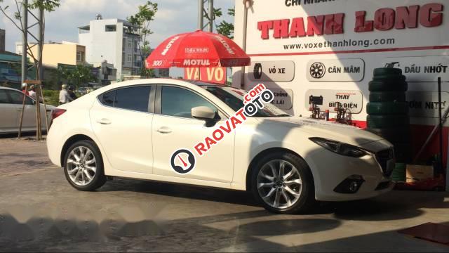 Bán xe Mazda 3 2.0 đời 2015, màu trắng-0