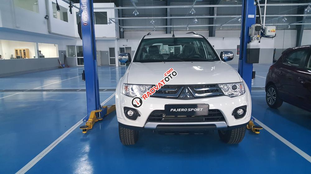 Đà Nẵng cần bán Mitsubishi Pajero Sport năm 2017, màu trắng, giá chỉ 750 triệu. LH: 0931911444-0