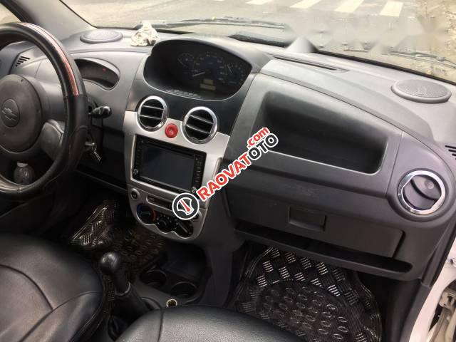 Bán gấp Chevrolet Spark đời 2009, màu trắng xe gia đình, giá tốt-3