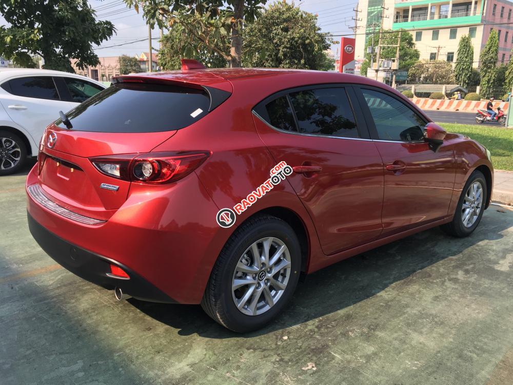 Cần bán xe Mazda 3 1.5L Hatchback 2017, hỗ trợ trả góp 80% cùng nhiều quà tặng-4