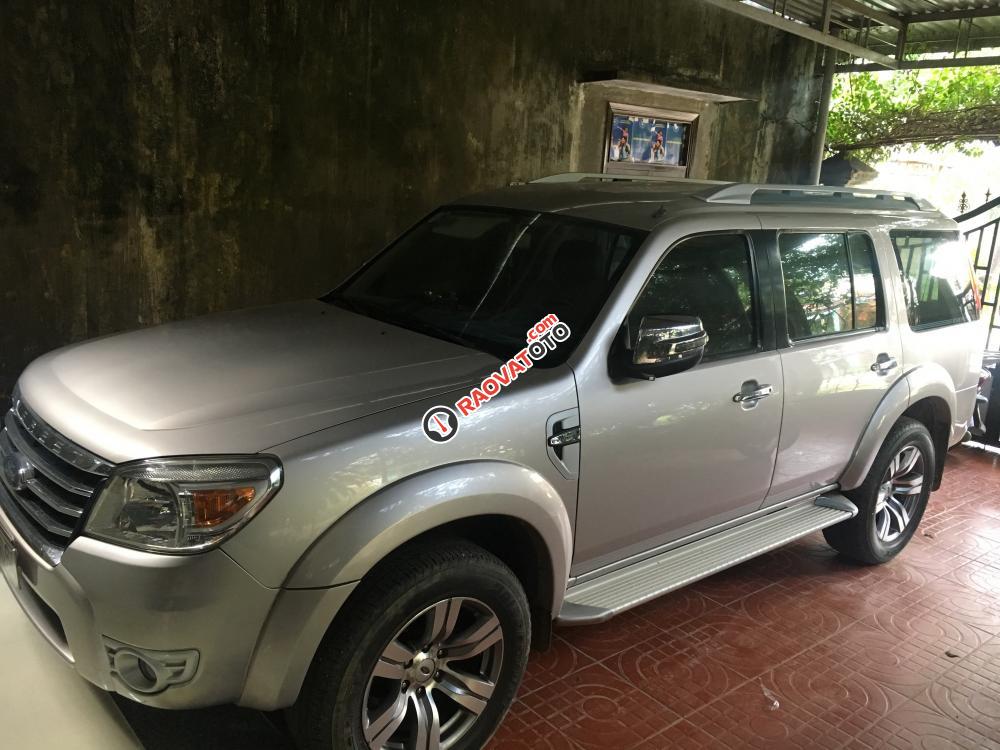 Ford Everest 2010 số sàn, máy dầu, màu hồng phấn-2