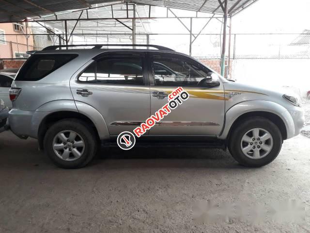 Bán Toyota Fortuner đời 2009 chính chủ-1