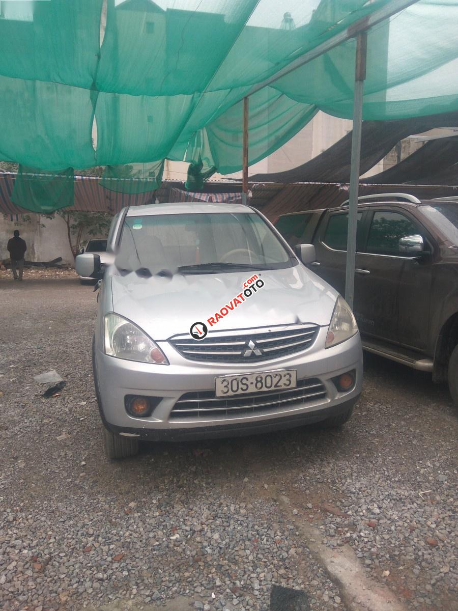 Bán xe Mitsubishi Zinger GLS 2.4 MT đời 2008, màu bạc chính chủ-0