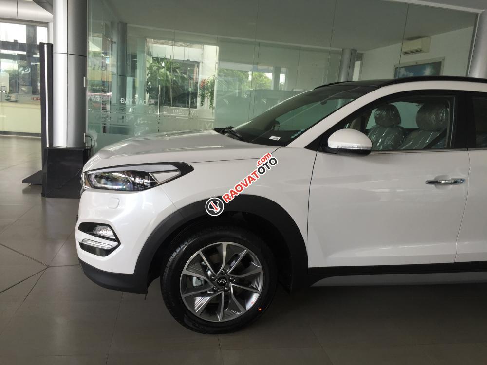 Bán Hyundai Tucson 2.0 đời 2018 mới 100%, máy xăng đặc biệt, màu trắng - Góp 85% - Hyundai Đắk Lắk-3