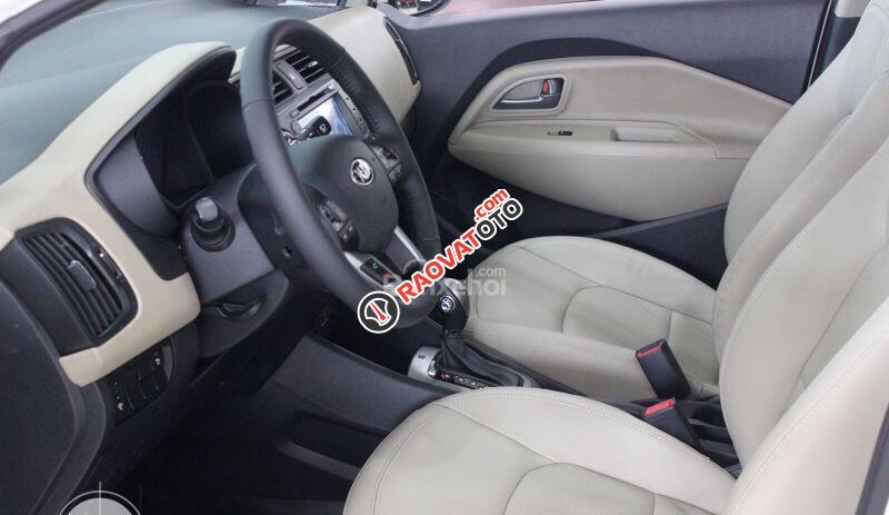 Cần bán Kia Rio màu trắng, SX 2013, số tự động-5