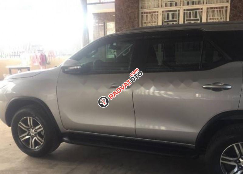 Cần bán xe Toyota Fortuner 2.4G 4x2 MT đời 2017, màu bạc, nhập khẩu-4