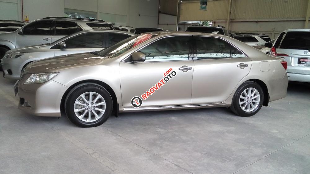 Bán xe Toyota Camry 2.0 E sản xuất 2012, màu kem (be)-1