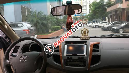 Bán gấp Toyota Fortuner 2.4 AT đời 2011, màu đen-0