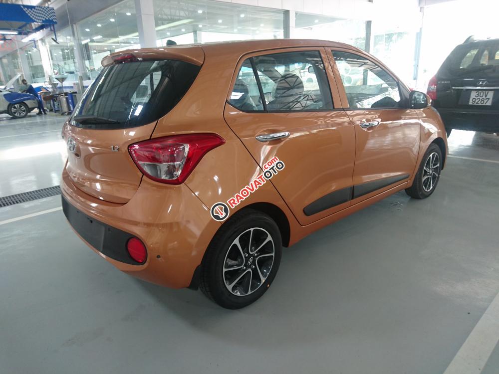 Bán xe Hyundai Grand i10 sản xuất 2018 màu cam, các phiên bản, mua xe chỉ từ 90 triệu, LH 090.467.5566-7