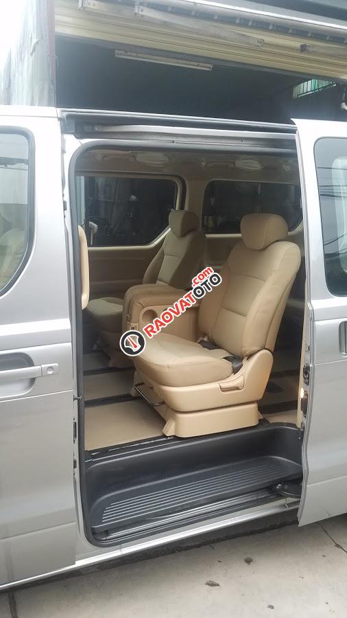 Bán ô tô Hyundai Starex 9 chỗ, đời 2011, máy dầu, màu bạc, số sàn, phiên bản cao cấp có ghế xoay, Xe mới 95%-7