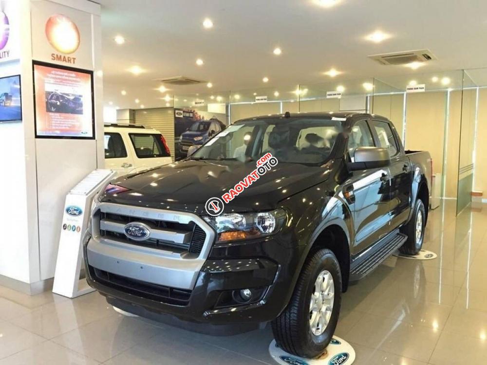 Cần bán Ford Ranger XLS AT đời 2017, màu đen, nhập khẩu-3