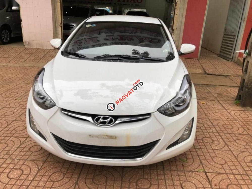 Bán xe Hyundai Elantra MT đời 2015, màu trắng, xe nhập, giá tốt-8