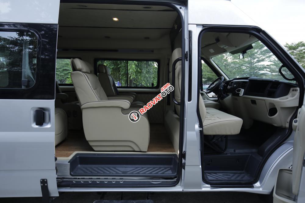 Bán Ford Transit Limousine phiên bản sơ cấp do Auto Kingdom cải tạo, tiện nghi, sang trọng. Liên hệ 0938765376-0