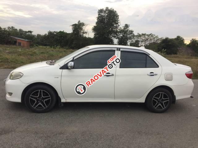 Cần bán Toyota Vios đời 2006, màu trắng-0