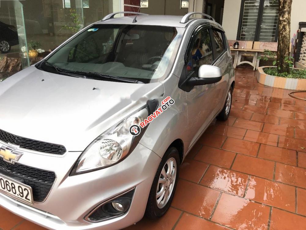 Bán Chevrolet Spark LT đời 2013, màu bạc-2