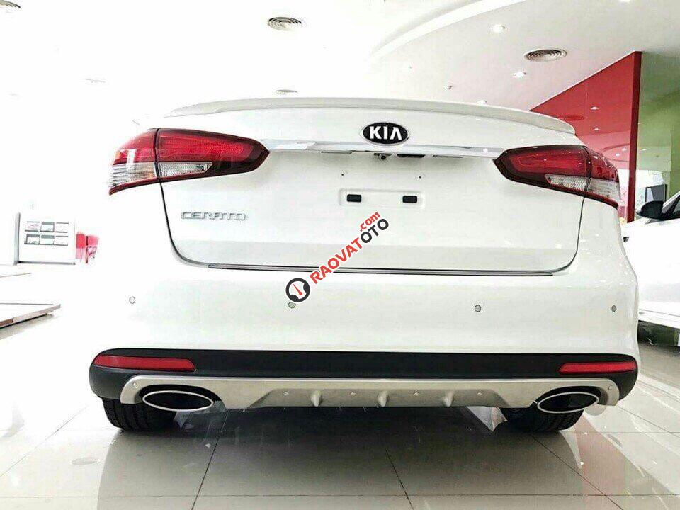 Kia Cerato đời mới 2017 - Ưu đãi giá cực tốt trong tháng cùng trang bị sạc không dây tiên tiến lần đầu xuất hiện-2