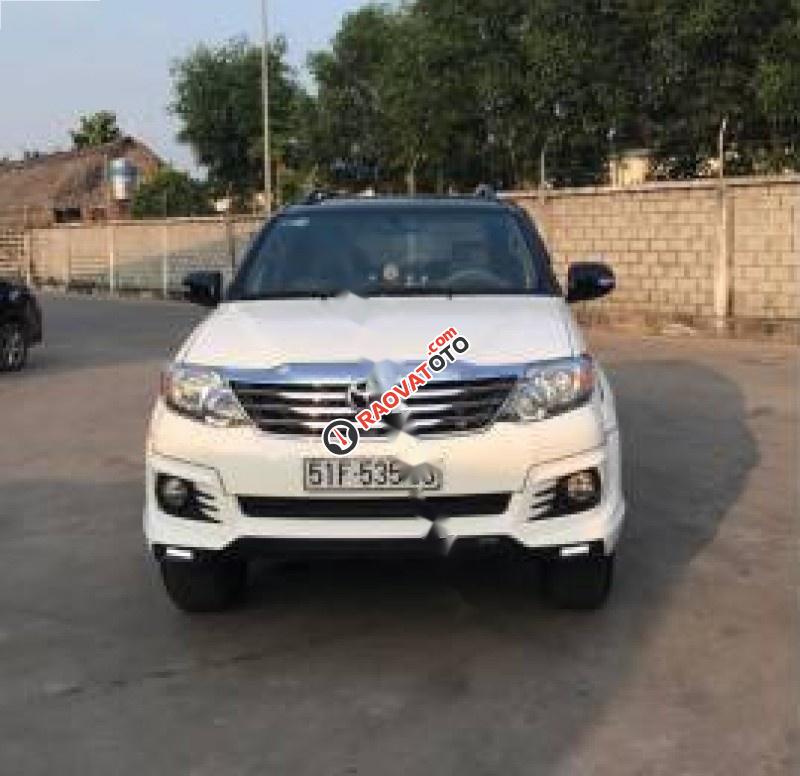 Bán ô tô Toyota Fortuner TRD đời 2016, màu trắng-1